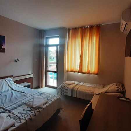 Family Hotel Favourite Obzor Extérieur photo