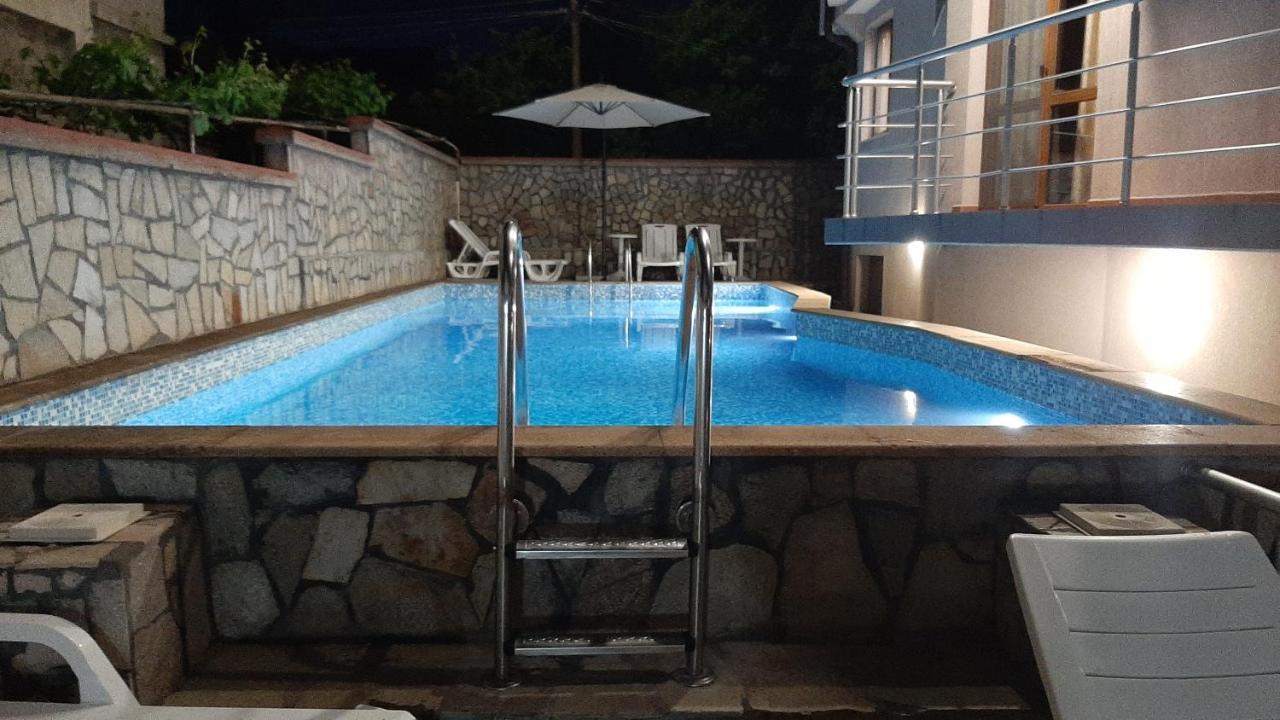Family Hotel Favourite Obzor Extérieur photo