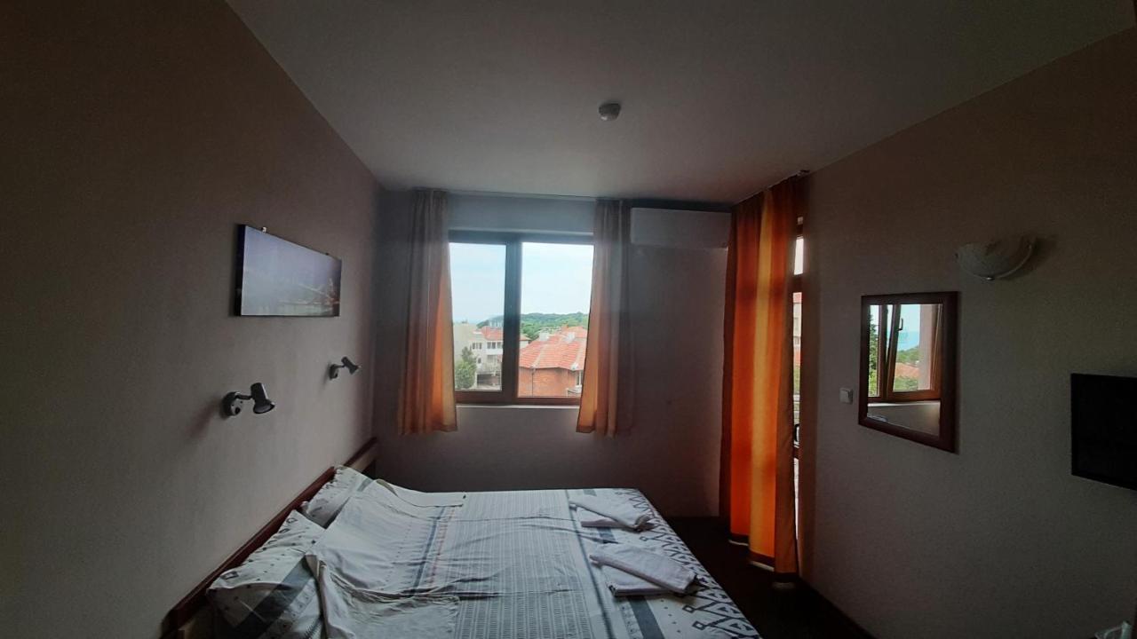 Family Hotel Favourite Obzor Extérieur photo