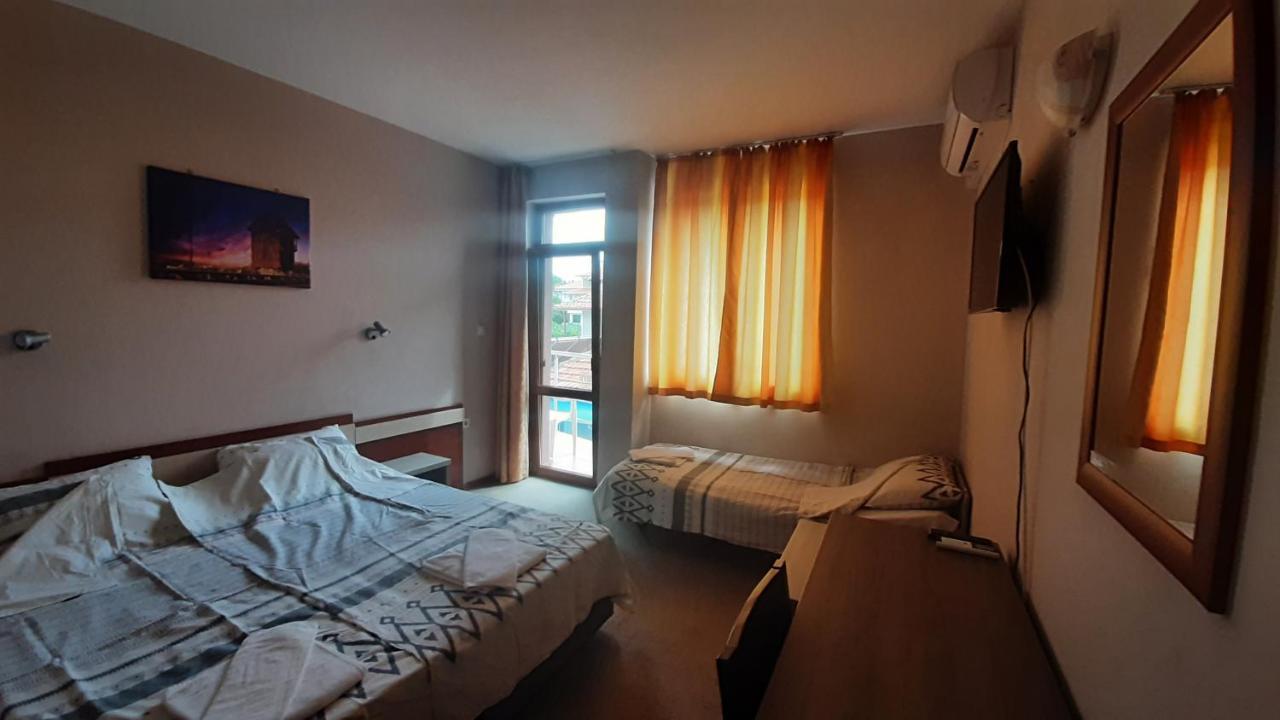 Family Hotel Favourite Obzor Extérieur photo