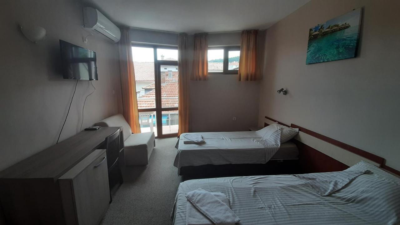 Family Hotel Favourite Obzor Extérieur photo